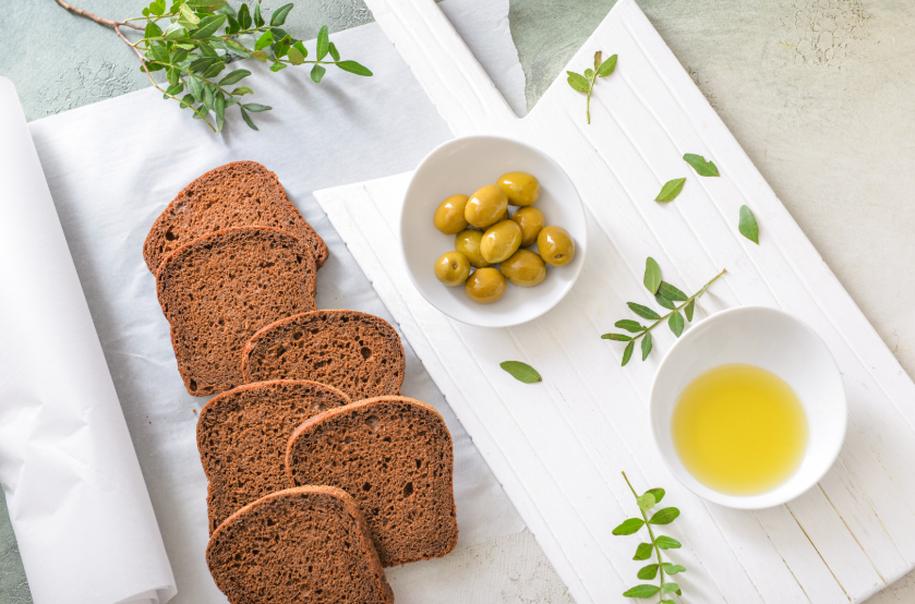Olio extravergine, legumi e cereali: i pilastri nel piatto